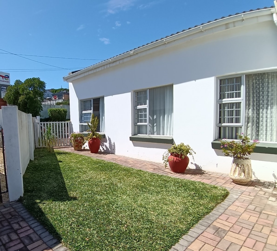 3 Bedroom Property for Sale in Fraaiuitsig Western Cape
